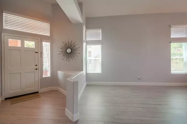 14144 Via Alisal, San Diego, CA 92128