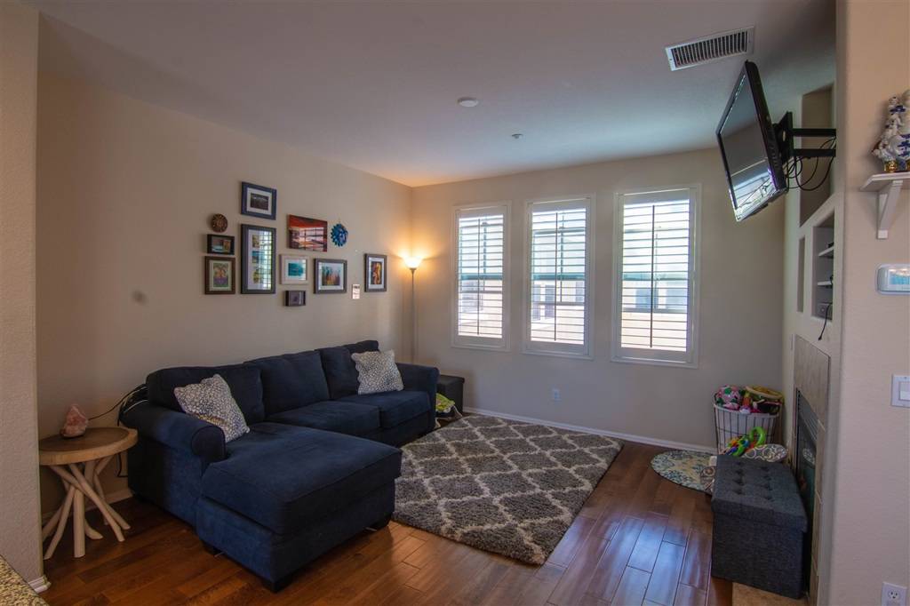 Chula Vista, CA 91913,1837 Olive Green St #8