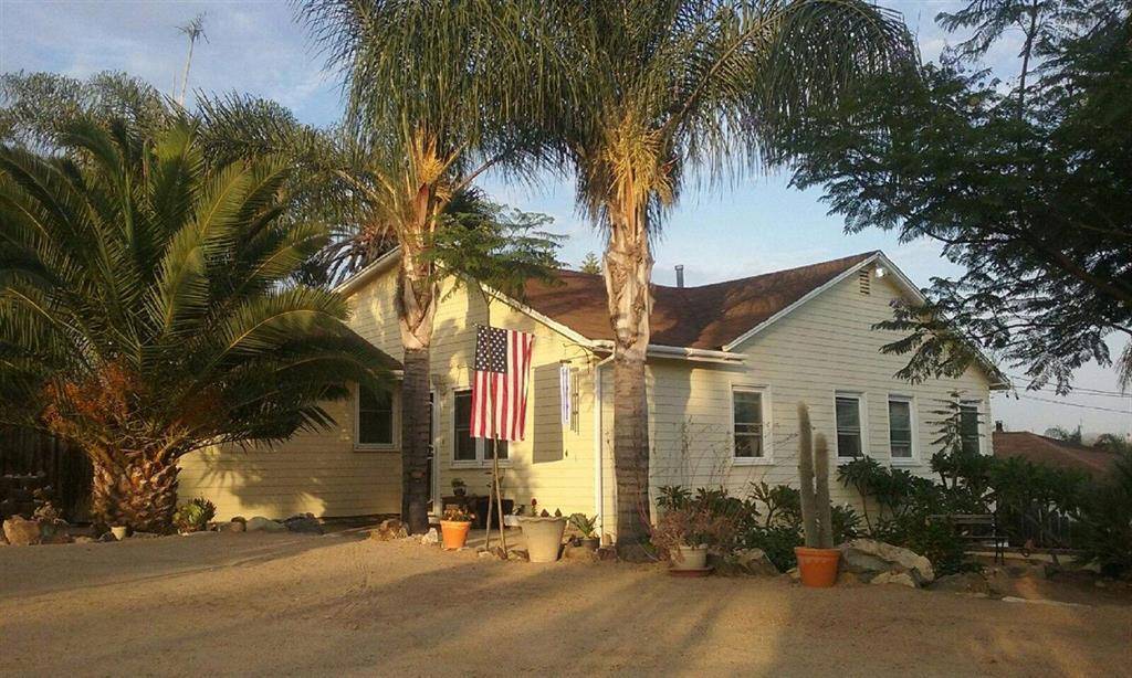 233 Plymouth Dr, Vista, CA 92083