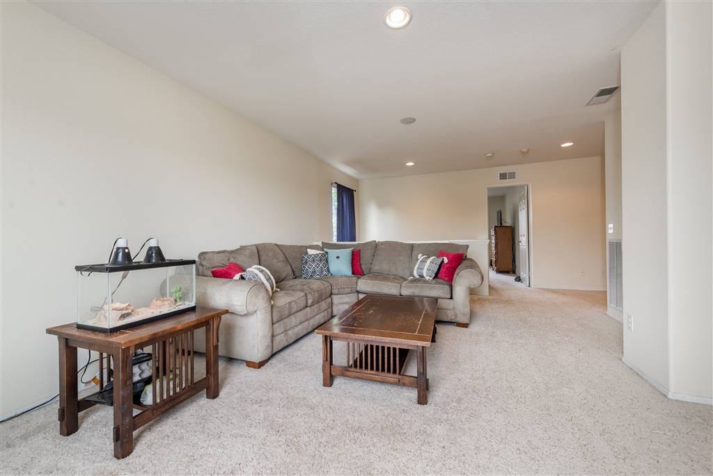 Chula Vista, CA 91913,922 LAFAYETTE PL