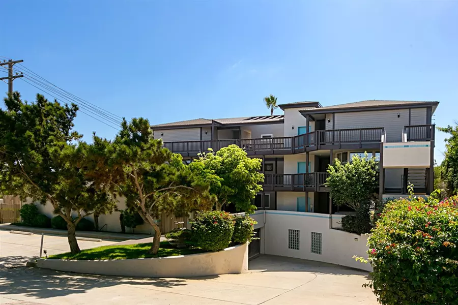 331 Olive Ave #101, Carlsbad, CA 92008