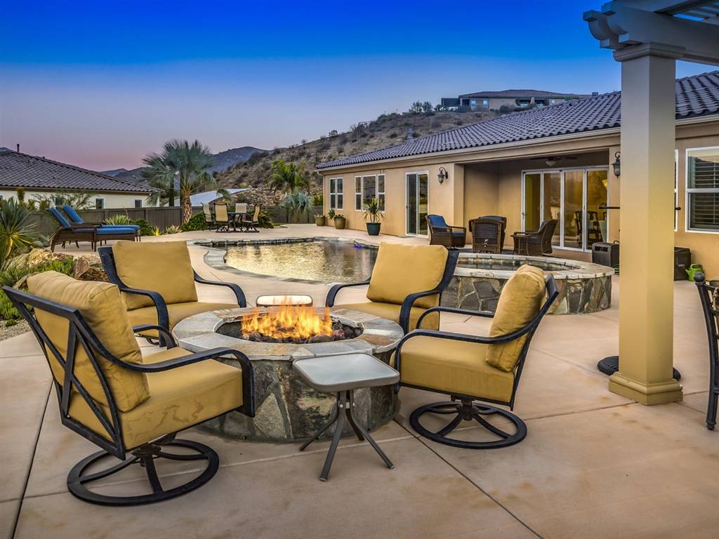 Fallbrook, CA 92028,2935 Mesa Grove Rd