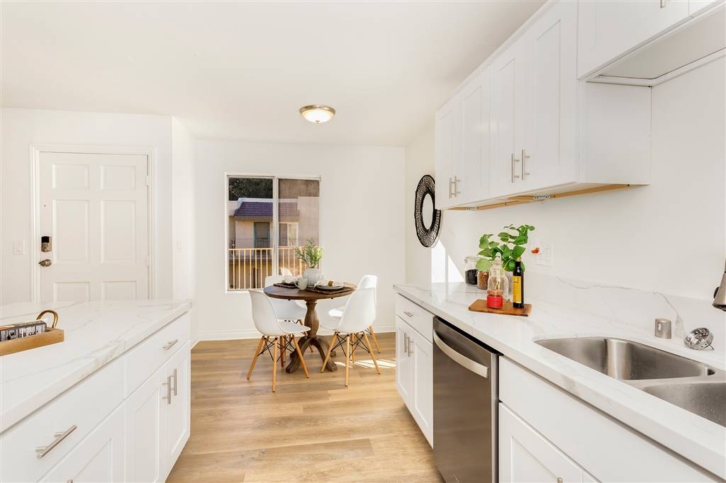 Del Mar, CA 92014,13754 Mango Dr #302