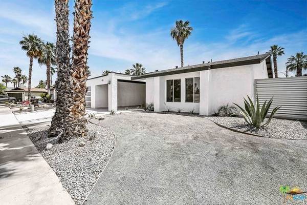 Palm Springs, CA 92264,915 ARROYO VISTA DR