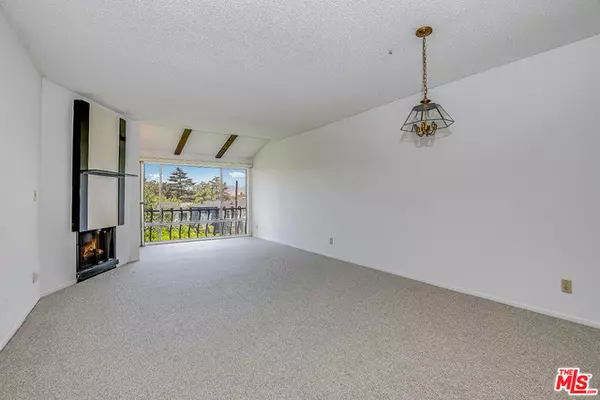 Valley Village, CA 91607,12830 BURBANK #308