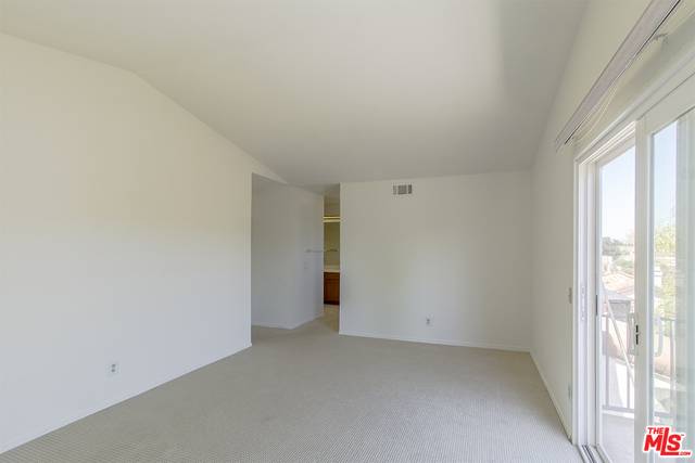Simi Valley, CA 93065,806 LINKS VIEW DR
