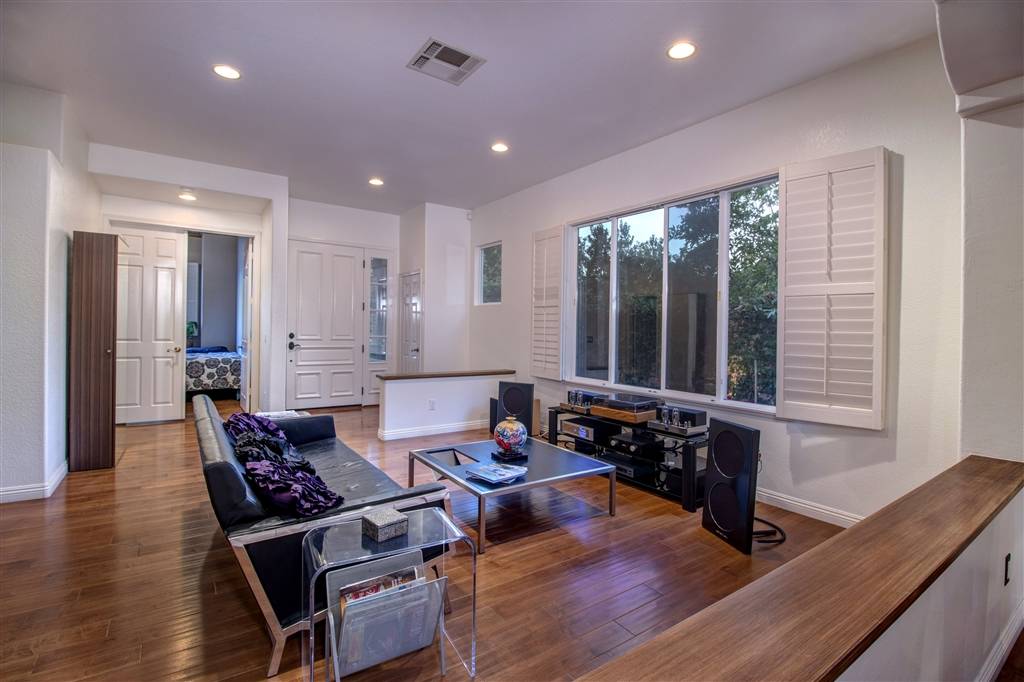 San Diego, CA 92130,5238 Southhampton Cove
