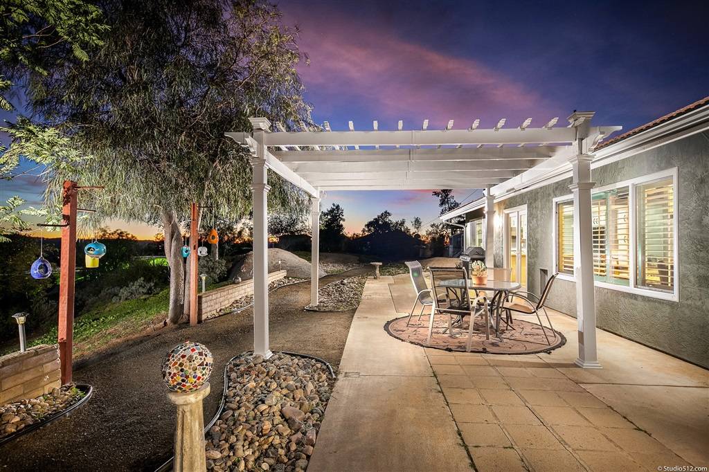 Valley Center, CA 92082,30398 Via Valencia