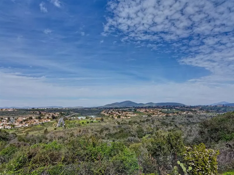 11827 River Rim Rd, San Diego, CA 92126