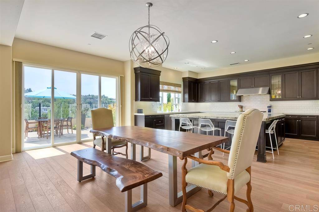Carlsbad, CA 92009,7314 Calle Pera