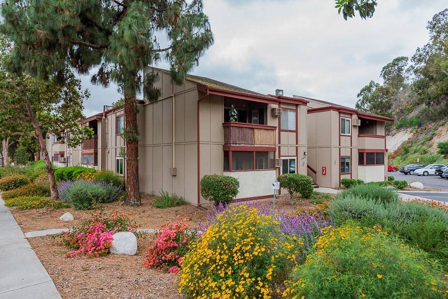 San Diego, CA 92120,5482 Adobe Falls Rd #5