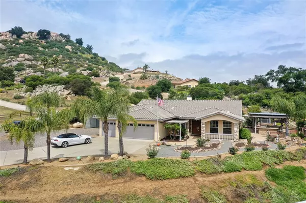 3123 Duck Pond Ln, Ramona, CA 92065