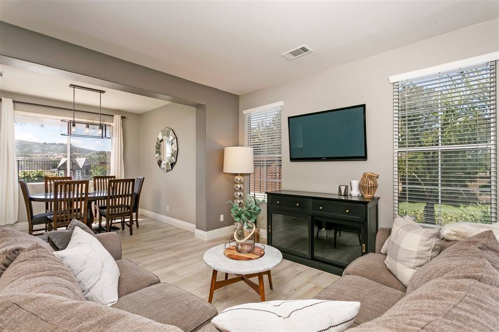 Carlsbad, CA 92009,3501 Corte Ramon