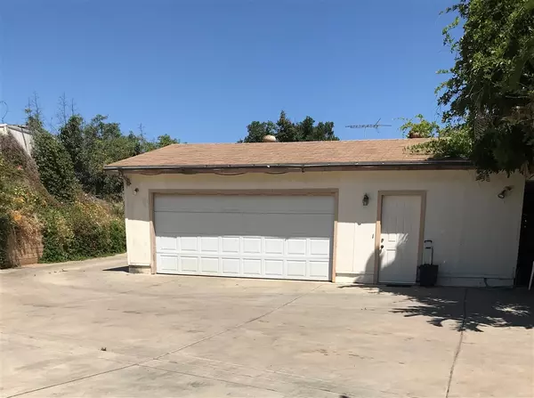 Vista, CA 92084,950 El Paseo