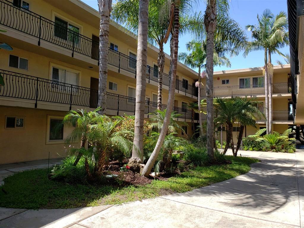 San Diego, CA 92111,7555 Linda Vista Rd #38