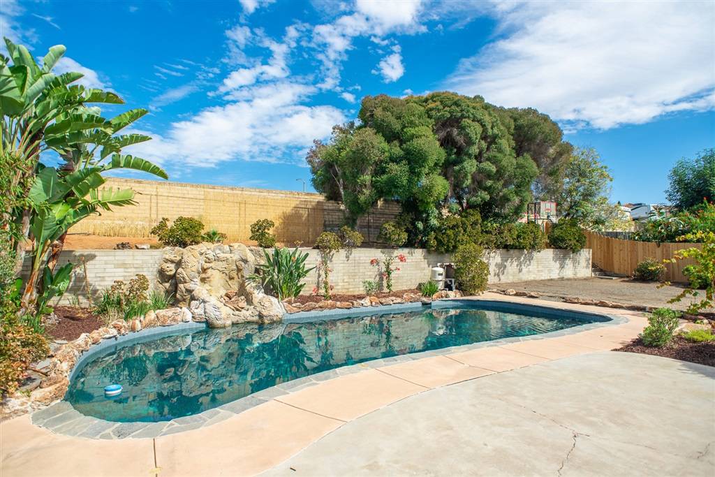 Bonita, CA 91902,3721 Duffy Way