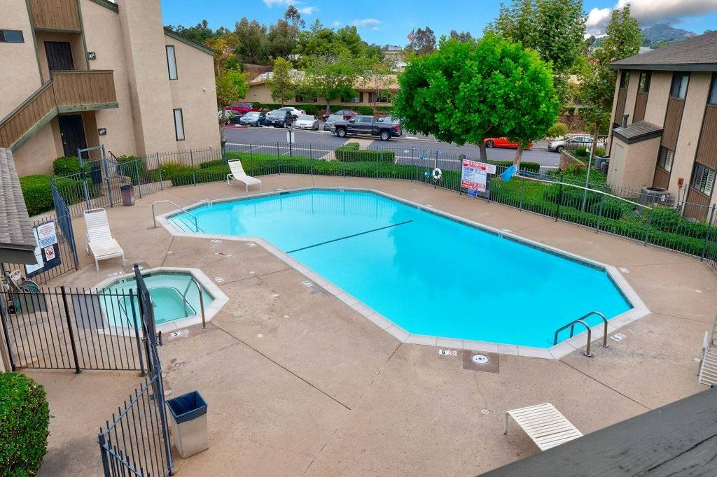 La Mesa, CA 91942,7780 Parkway Dr #804
