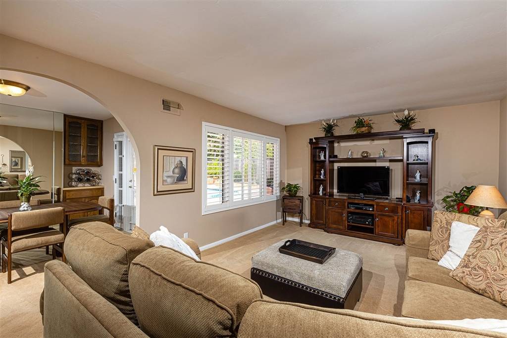 Carlsbad, CA 92009,7723 Anillo Way
