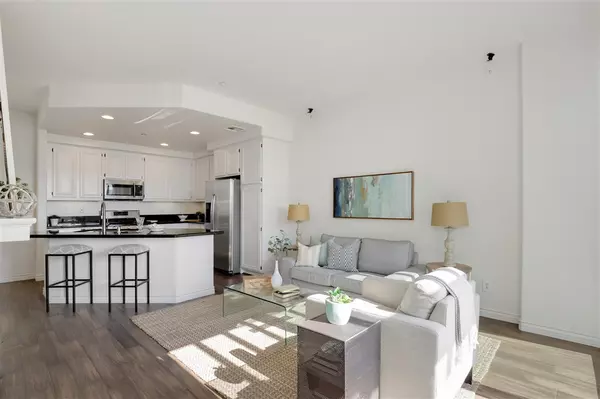 San Diego, CA 92108,2742 Escala Cir