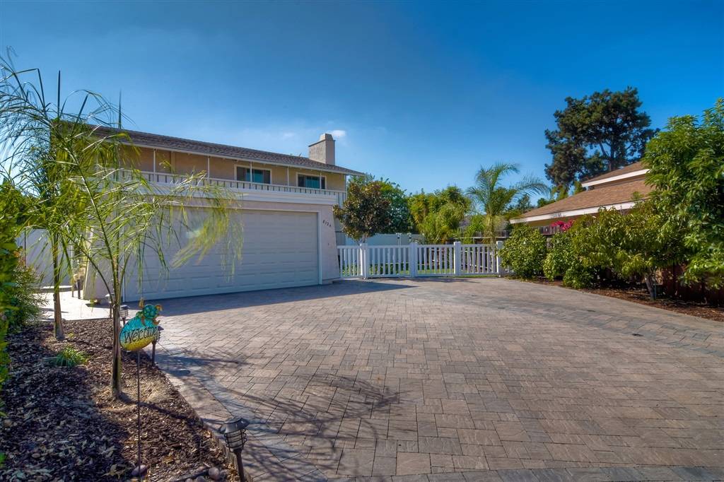 8124 Doe Pt., San Diego, CA 92120