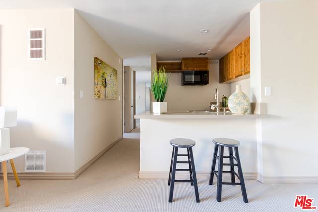 Culver City, CA 90230,6375 GREEN VALLEY CIR #200