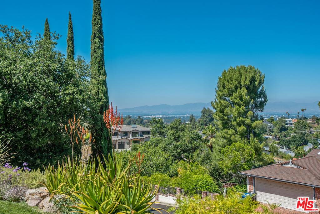 Encino, CA 91436,3757 GREEN VISTA DR