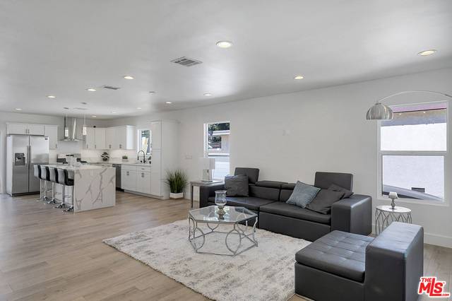 6247 WILLOWCREST AVE, North Hollywood, CA 91606
