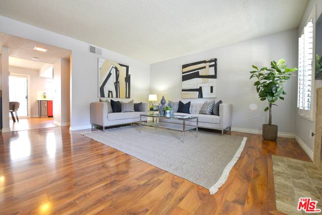 Monrovia, CA 91016,826 W FOOTHILL #A
