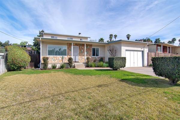 9332 Campo Rd, Spring Valley, CA 91977