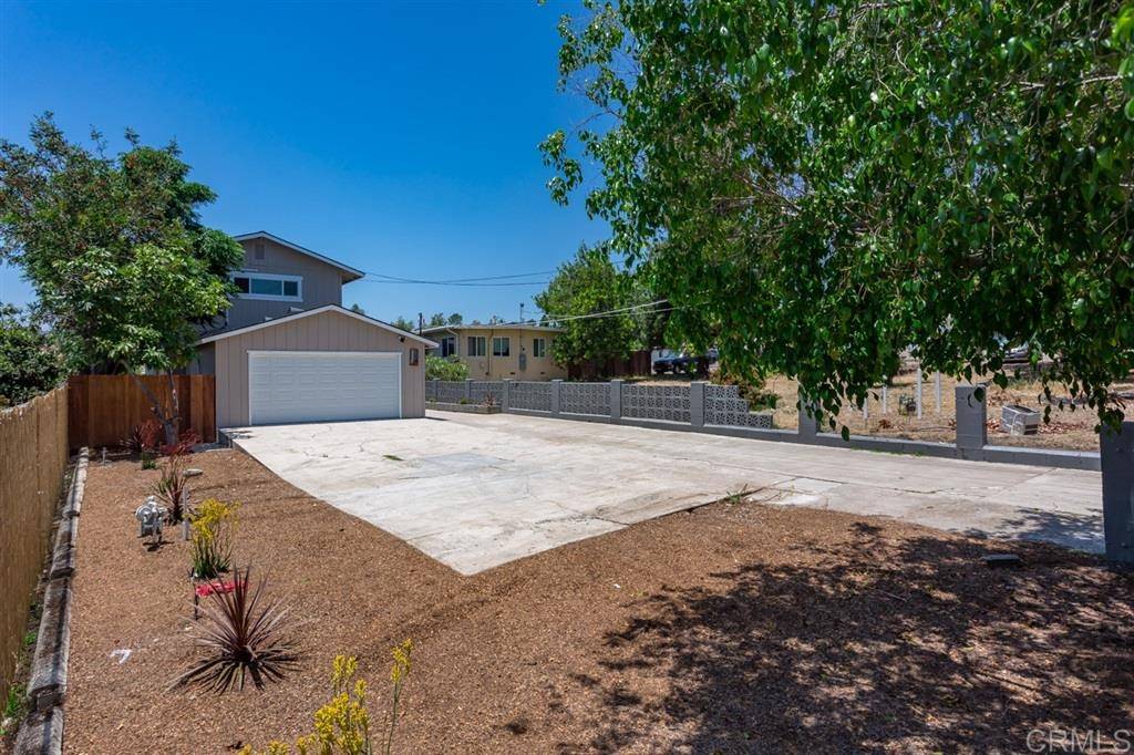 La Mesa, CA 91942,5530 Lake Park Way