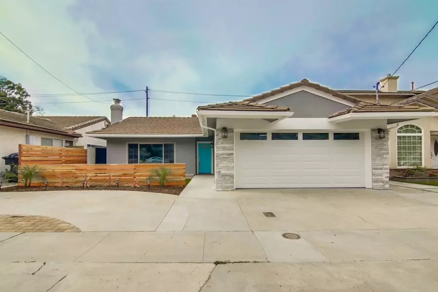 2442 WORDEN, San Diego, CA 92110