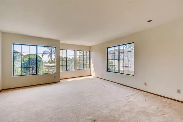 5872 Ciudad Leon Ct, San Diego, CA 92120