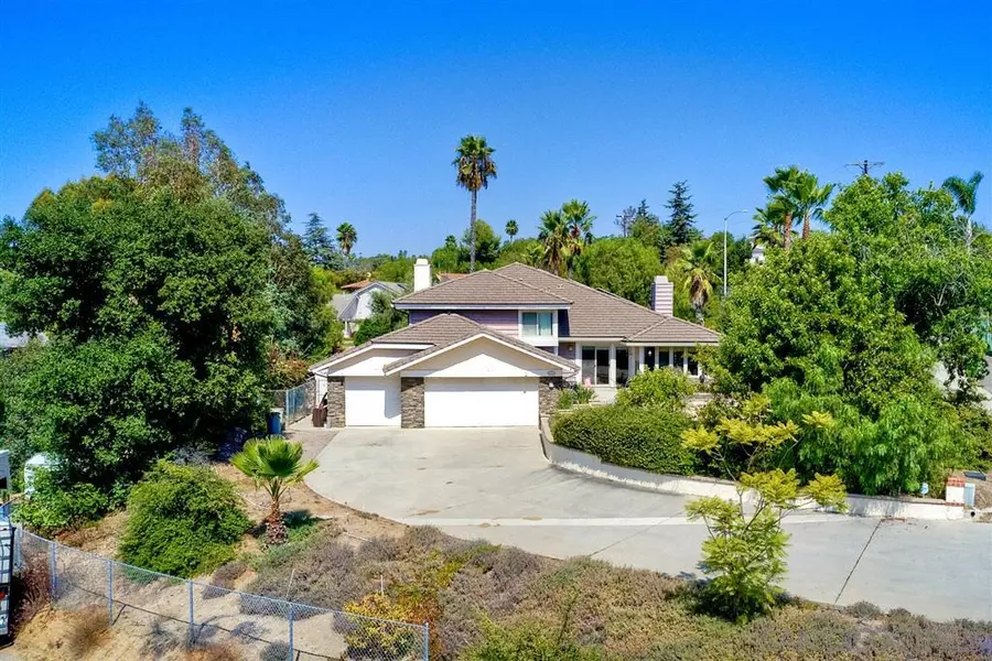 815 Alamo Ln, Escondido, CA 92025