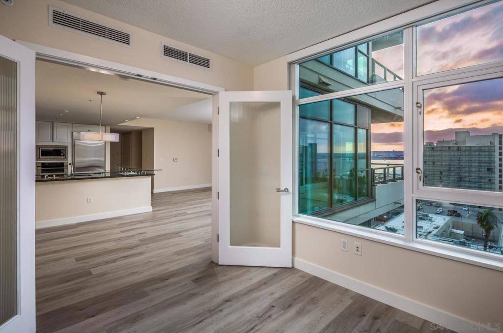 San Diego, CA 92101,1205 Pacific Highway #1202