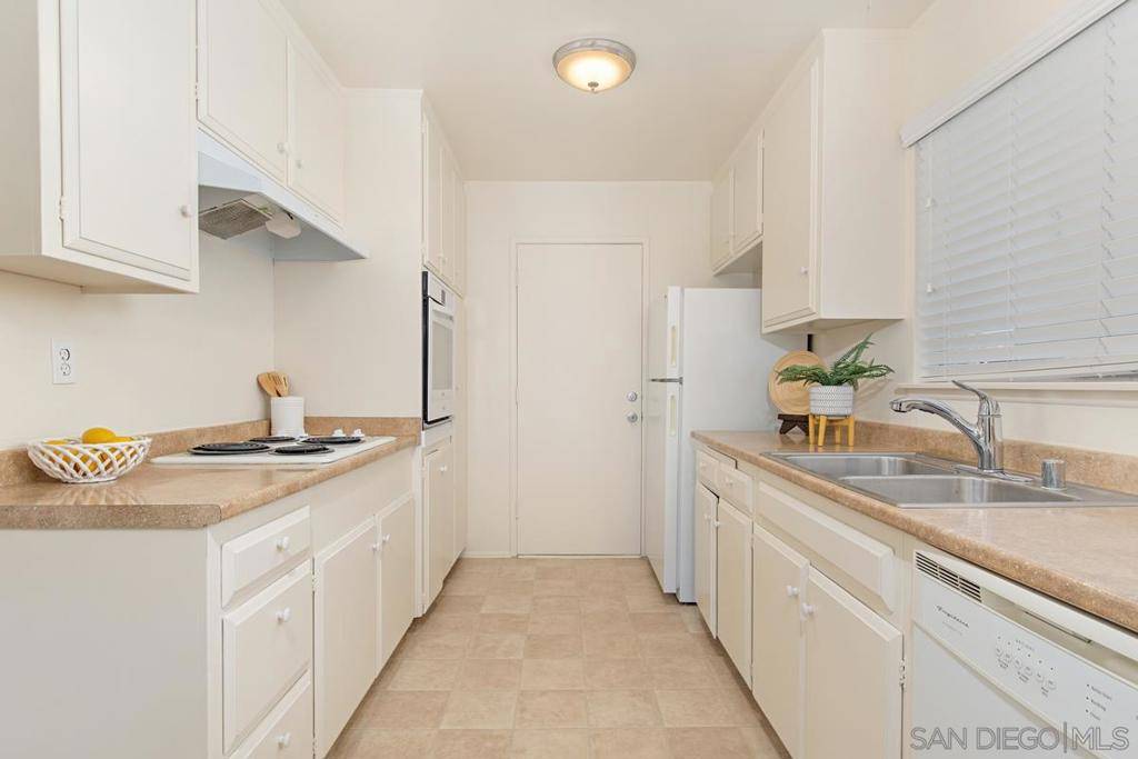 San Diego, CA 92122,3047 Governor Drive