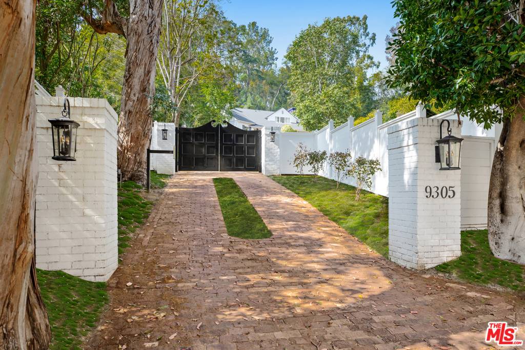 Beverly Hills, CA 90210,9305 HAZEN DR