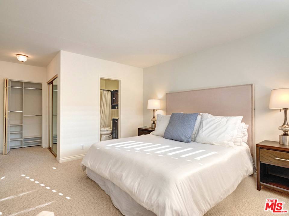 Culver City, CA 90230,5845 Doverwood DR #302