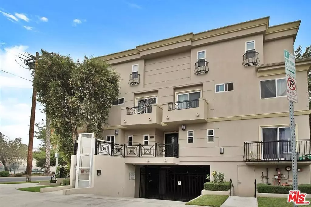 Valley Village, CA 91607,5401 Morella AVE #3