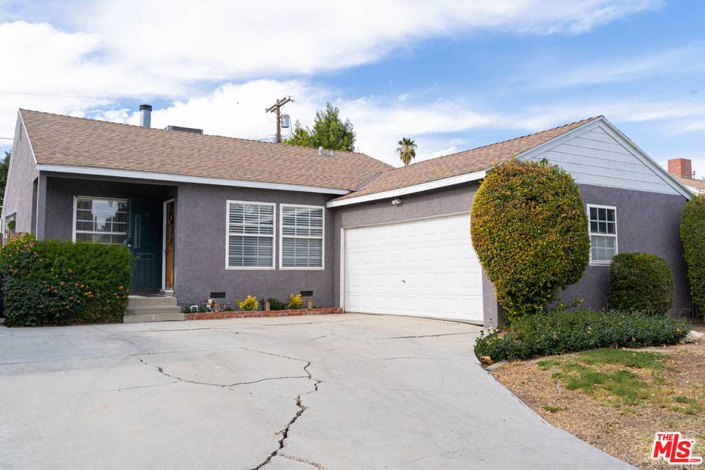 6649 Capps AVE, Reseda, CA 91335