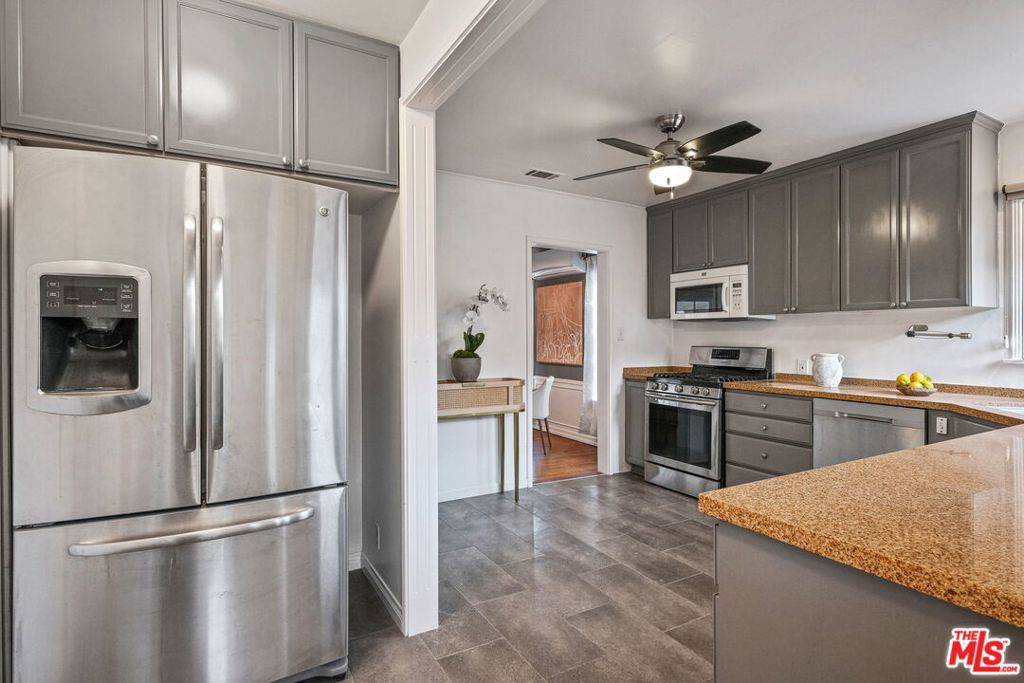 Santa Monica, CA 90402,728 26Th ST