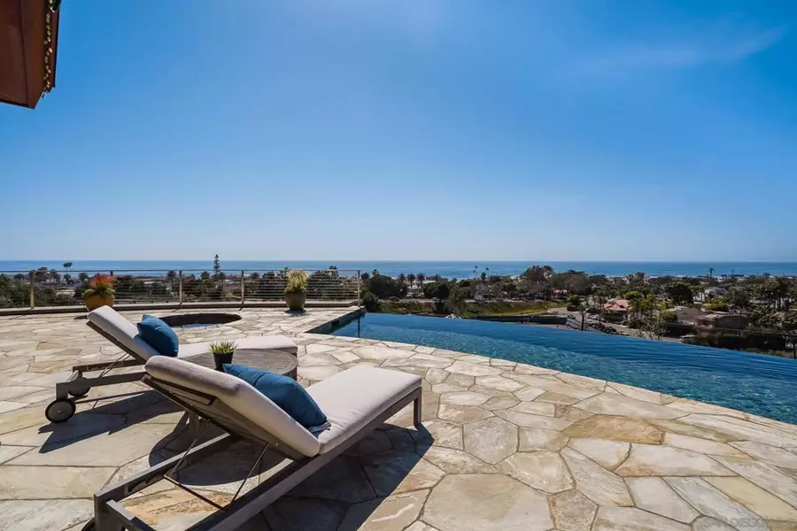 2008 Seaview Avenue, Del Mar, CA 92014