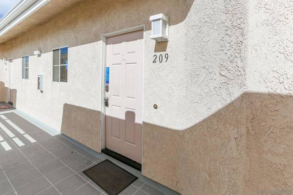 7027 Camino Degrazia #209, San Diego, CA 92111