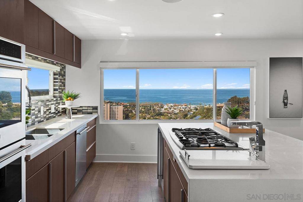 La Jolla, CA 92037,7914 Costebelle Way