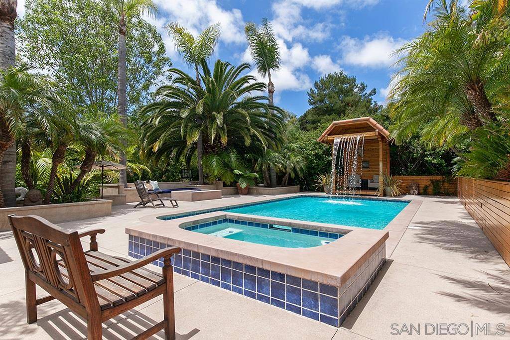 Encinitas, CA 92024,208 Rancho Santa Fe Rd (OFF)