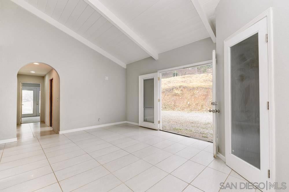 Lakeside, CA 92040,11949 Rocoso Rd.