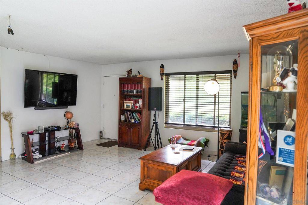 Spring Valley, CA 91977,8216 Bluffview Ct