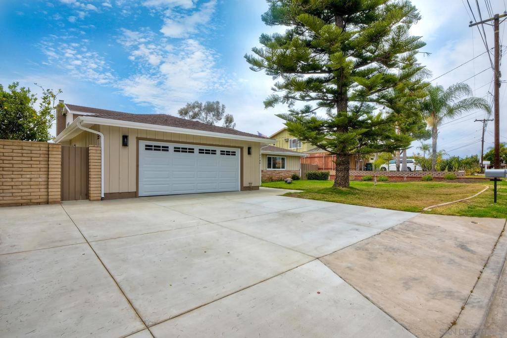 Bonita, CA 91902,3740 Putter Dr