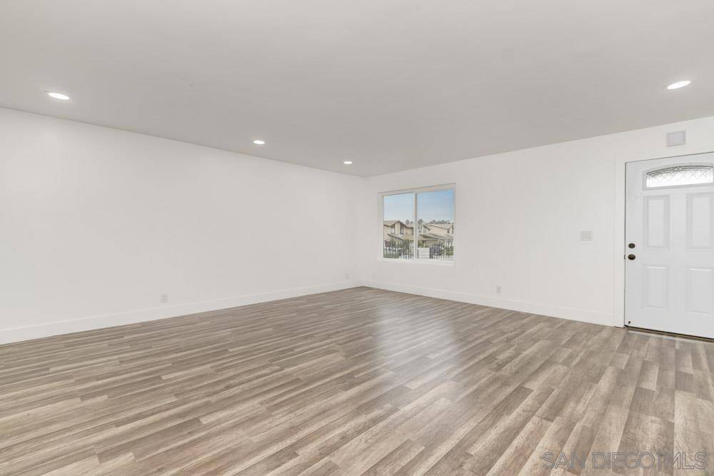 San Diego, CA 92139,2678 Broadrick Way