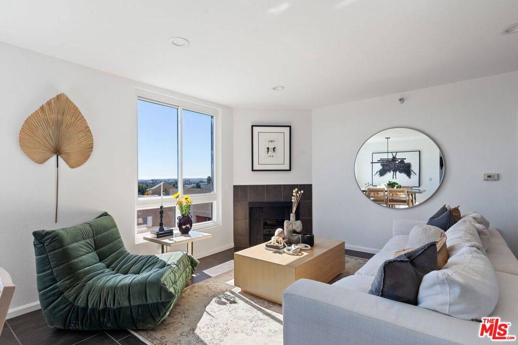 Los Angeles, CA 90046,7320 Hawthorn AVE #422