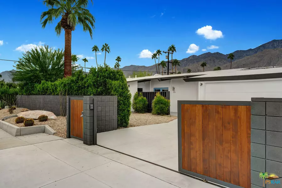 221 N Farrell DR, Palm Springs, CA 92262